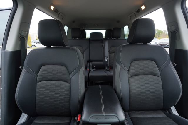 Used 2023 Nissan Pathfinder SV image 35