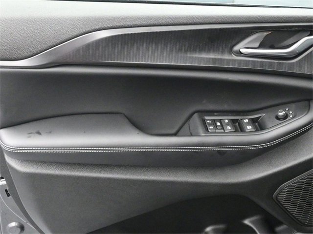 New 2025 Jeep Grand Cherokee Laredo X w/ Luxury Tech Group I image 11