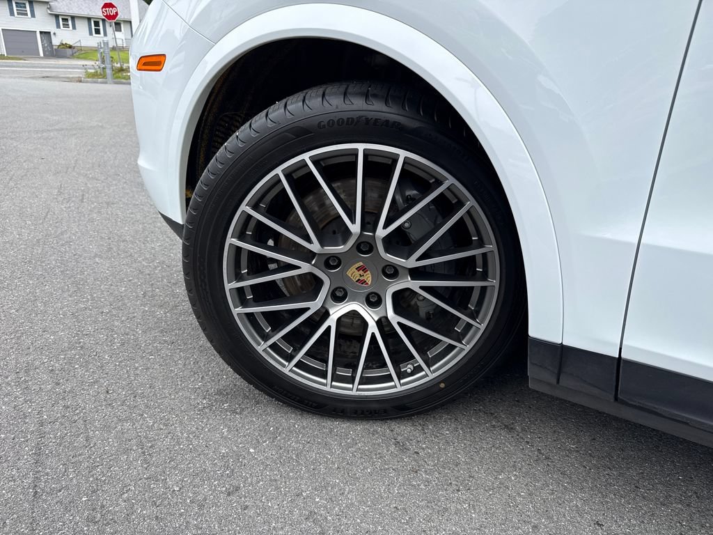 Used 2023 Porsche Cayenne S AWD/4WD image 27