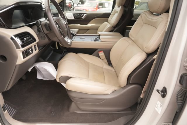 Used 2023 Lincoln Navigator L Reserve image 8