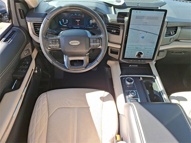 Used 2024 Ford Expedition Platinum image 11