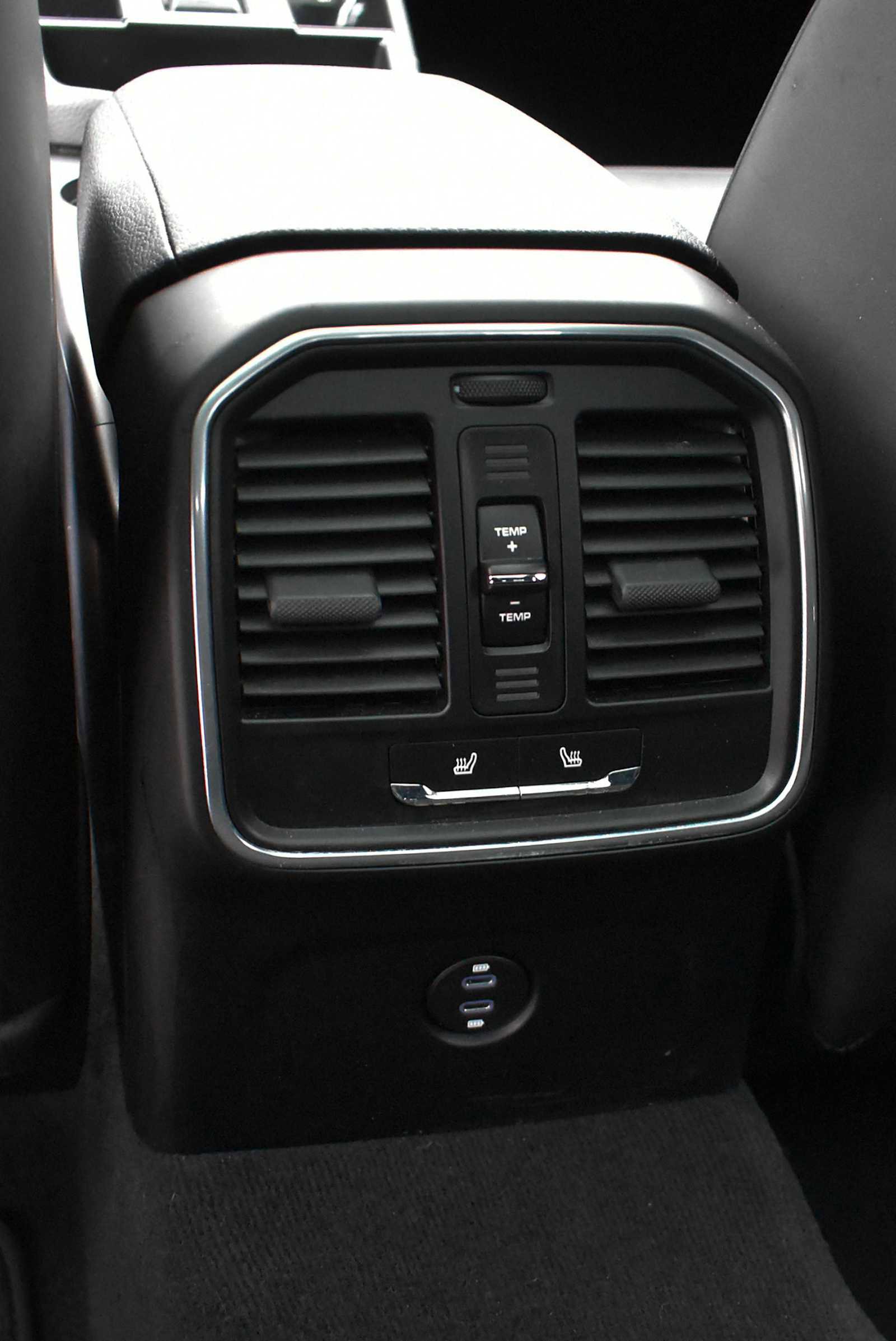 Used 2023 Porsche Macan T image 14