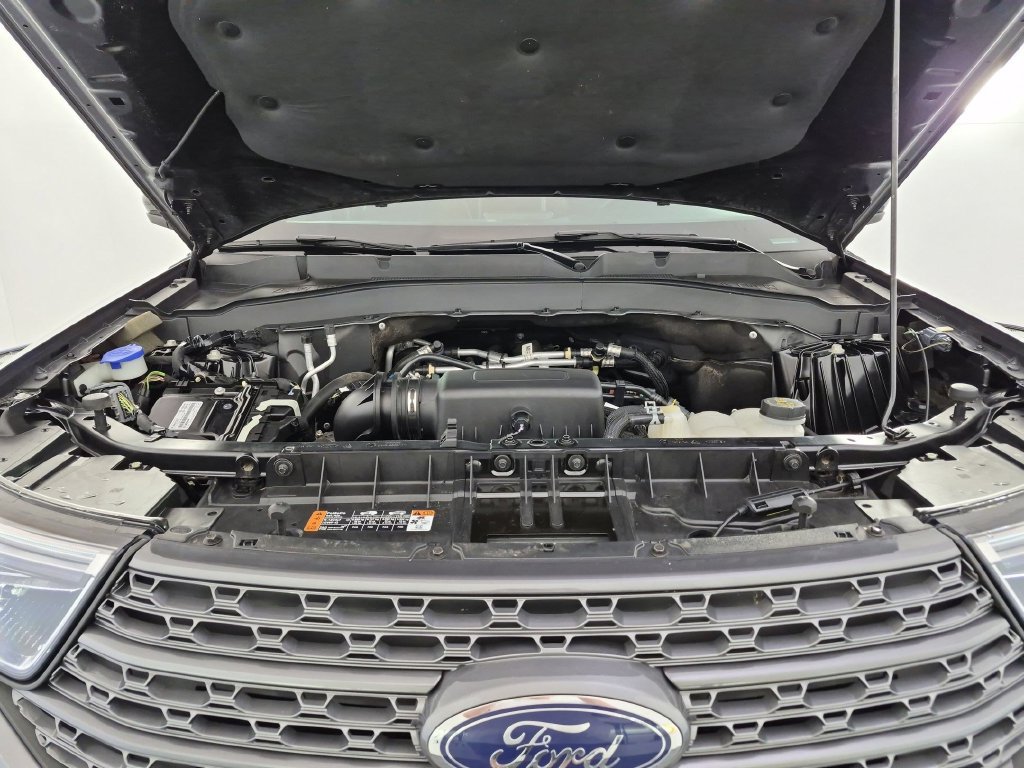 Used 2022 Ford Explorer XLT w/ Equipment Group 202A RWD image 41