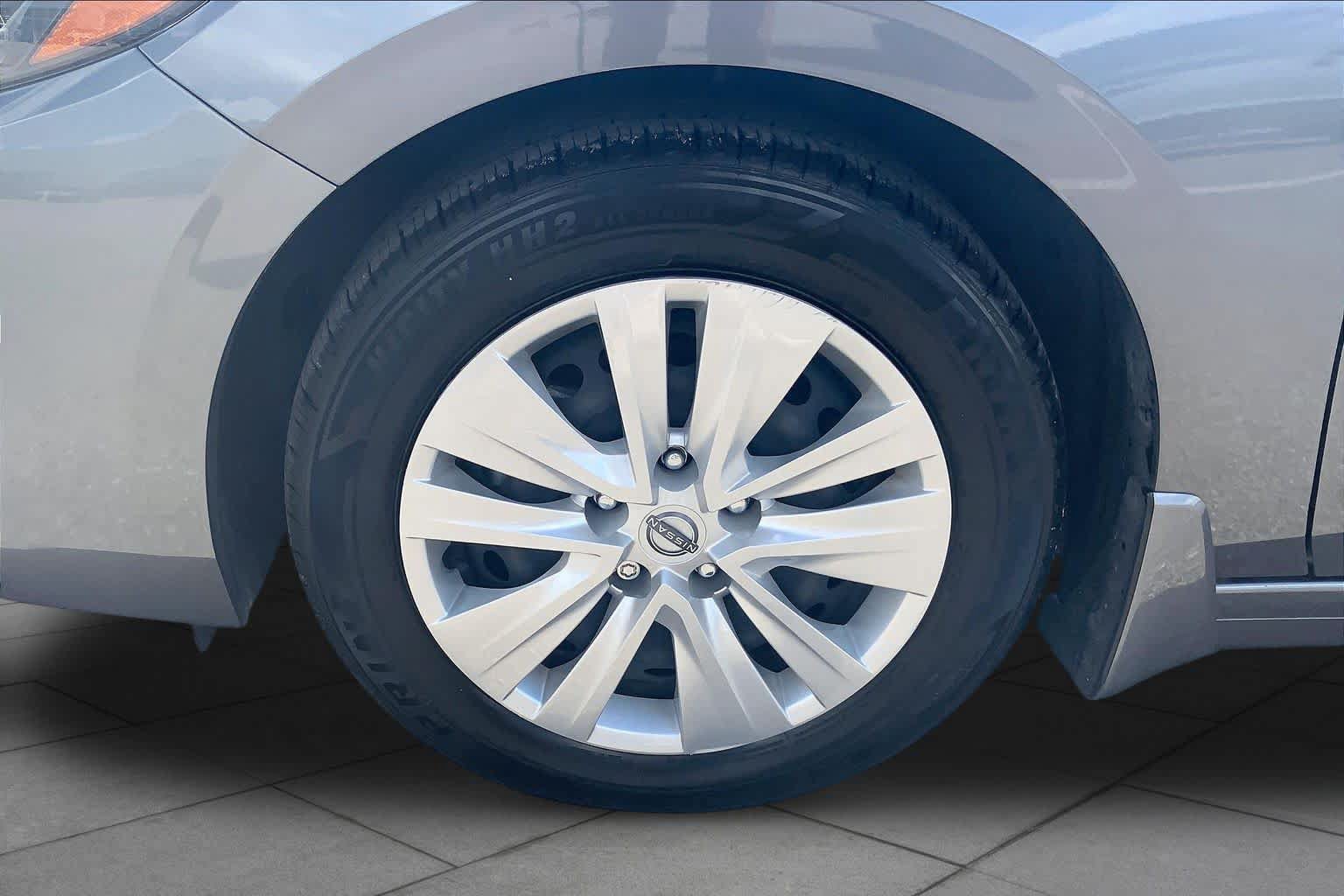 Used 2024 Nissan Sentra S FWD image 10