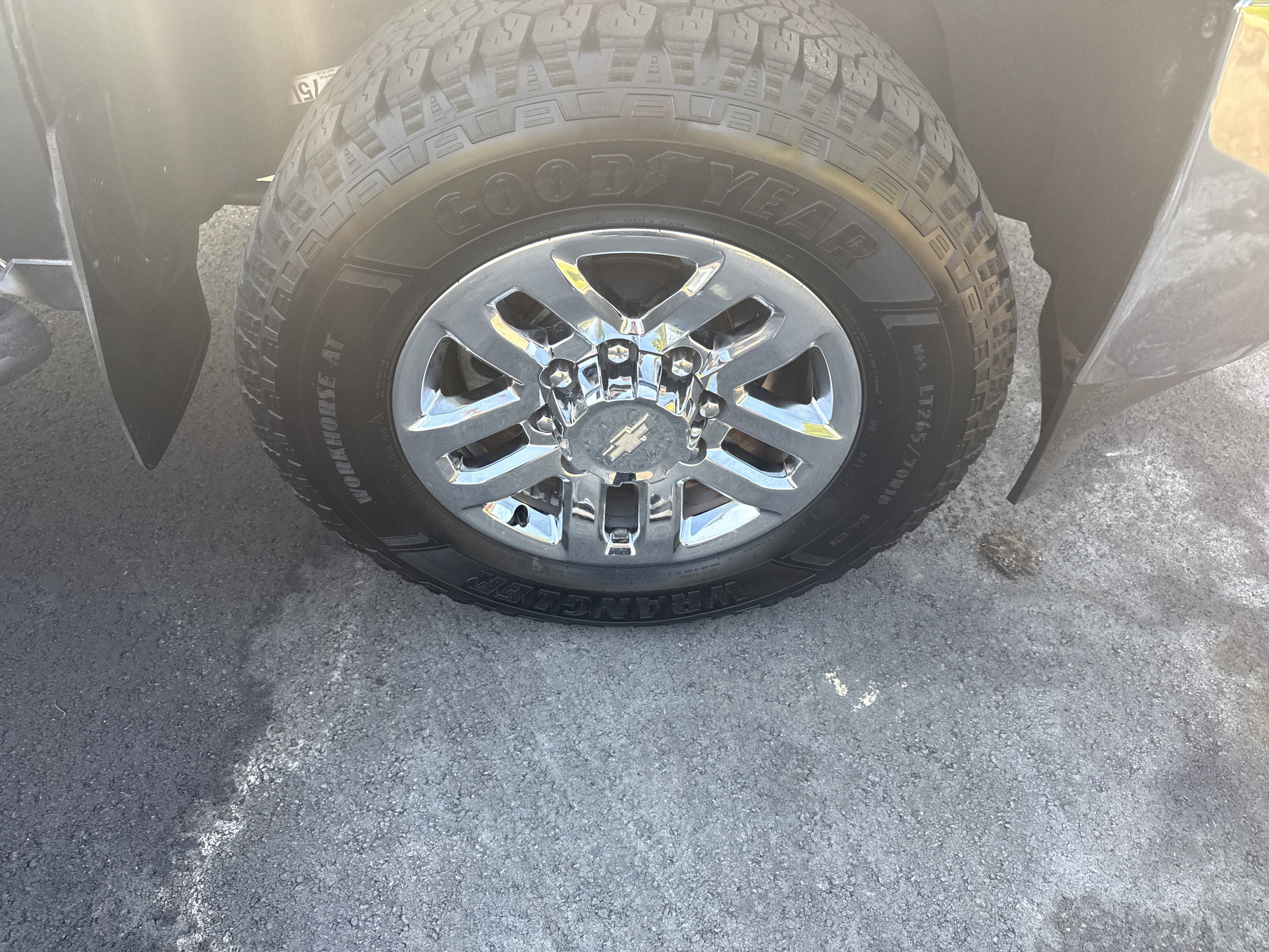 Used 2018 Chevrolet Silverado 2500 LT w/ LT Plus Package AWD/4WD image 13