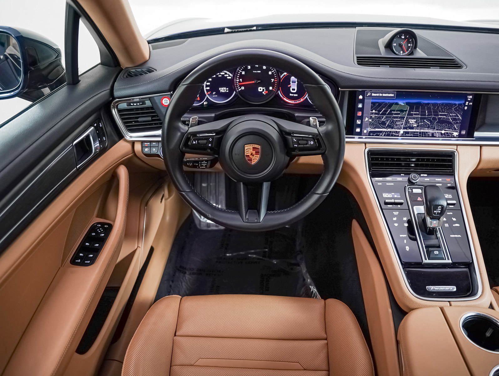 Certified 2023 Porsche Panamera Platinum Edition image 16