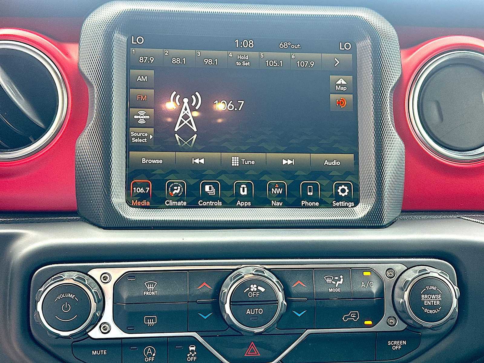 Used 2023 Jeep Wrangler Unlimited Rubicon image 12