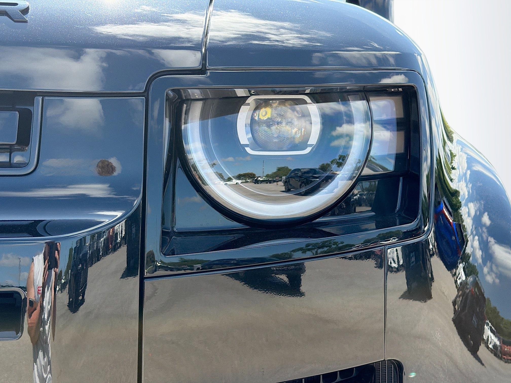 New 2026 Land Rover Defender 110 X-Dynamic SE AWD/4WD image 9