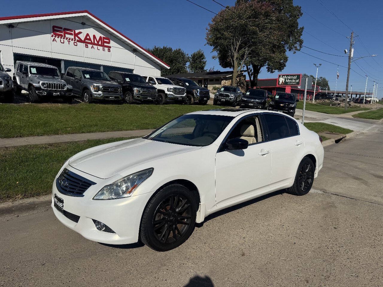 Used 2013 INFINITI G37 x Sedan w/ Premium Pkg AWD/4WD image 1
