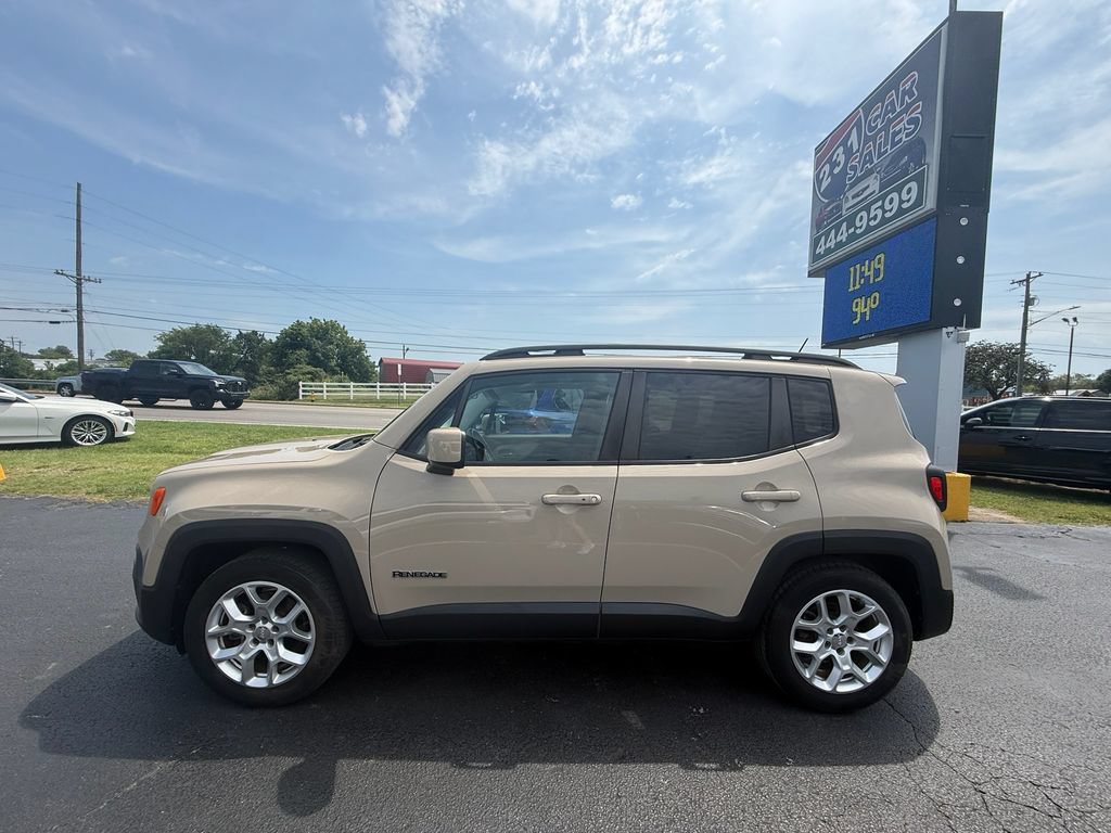 Used 2015 Jeep Renegade Latitude w/ Cold Weather Group FWD image 7