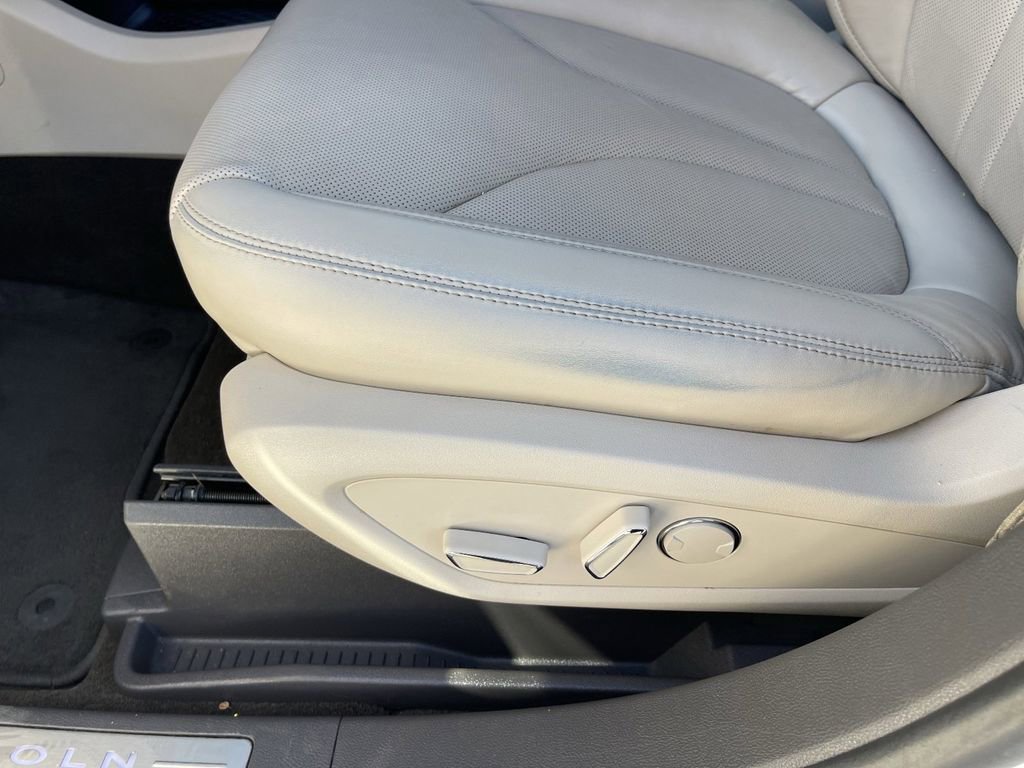 Used 2019 Lincoln Nautilus Reserve FWD image 21