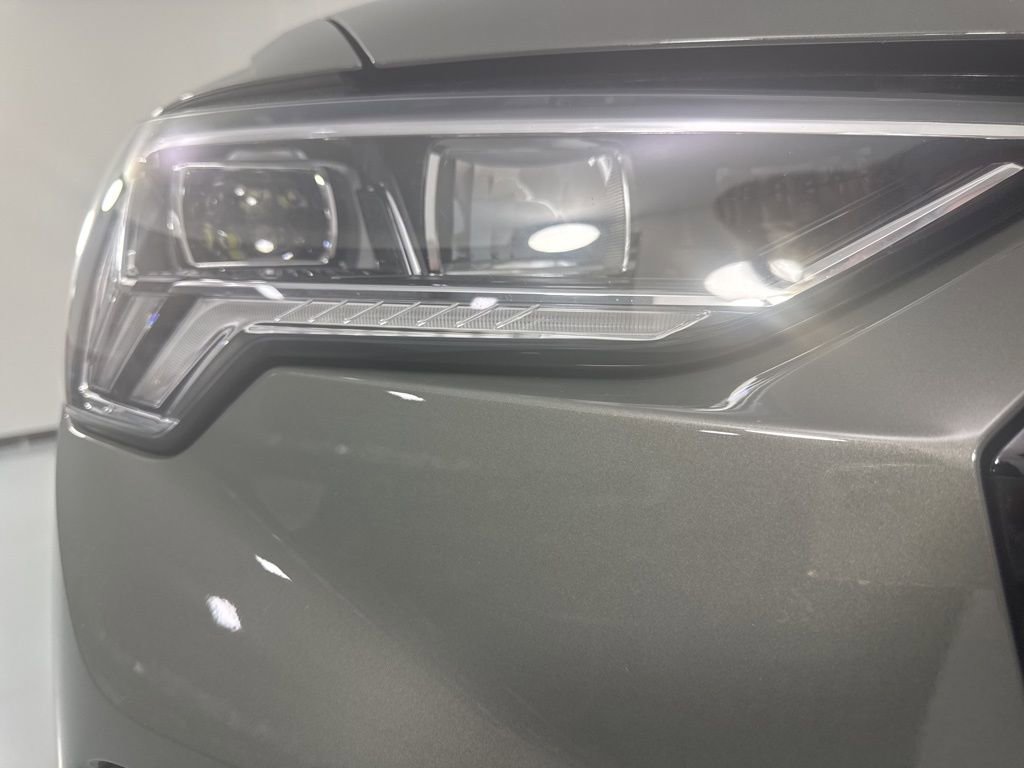 Used 2021 Audi Q3 2.0T Premium Plus w/ Premium Plus Package image 7