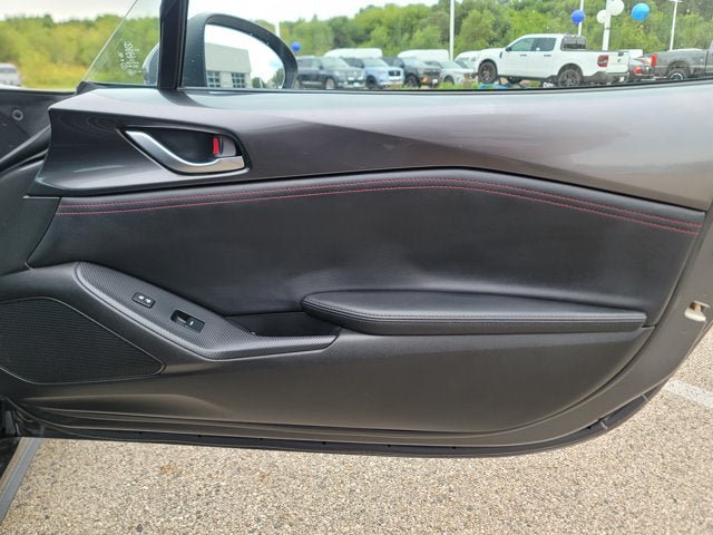 Used 2017 MAZDA MX-5 Miata RF Grand Touring RWD image 8