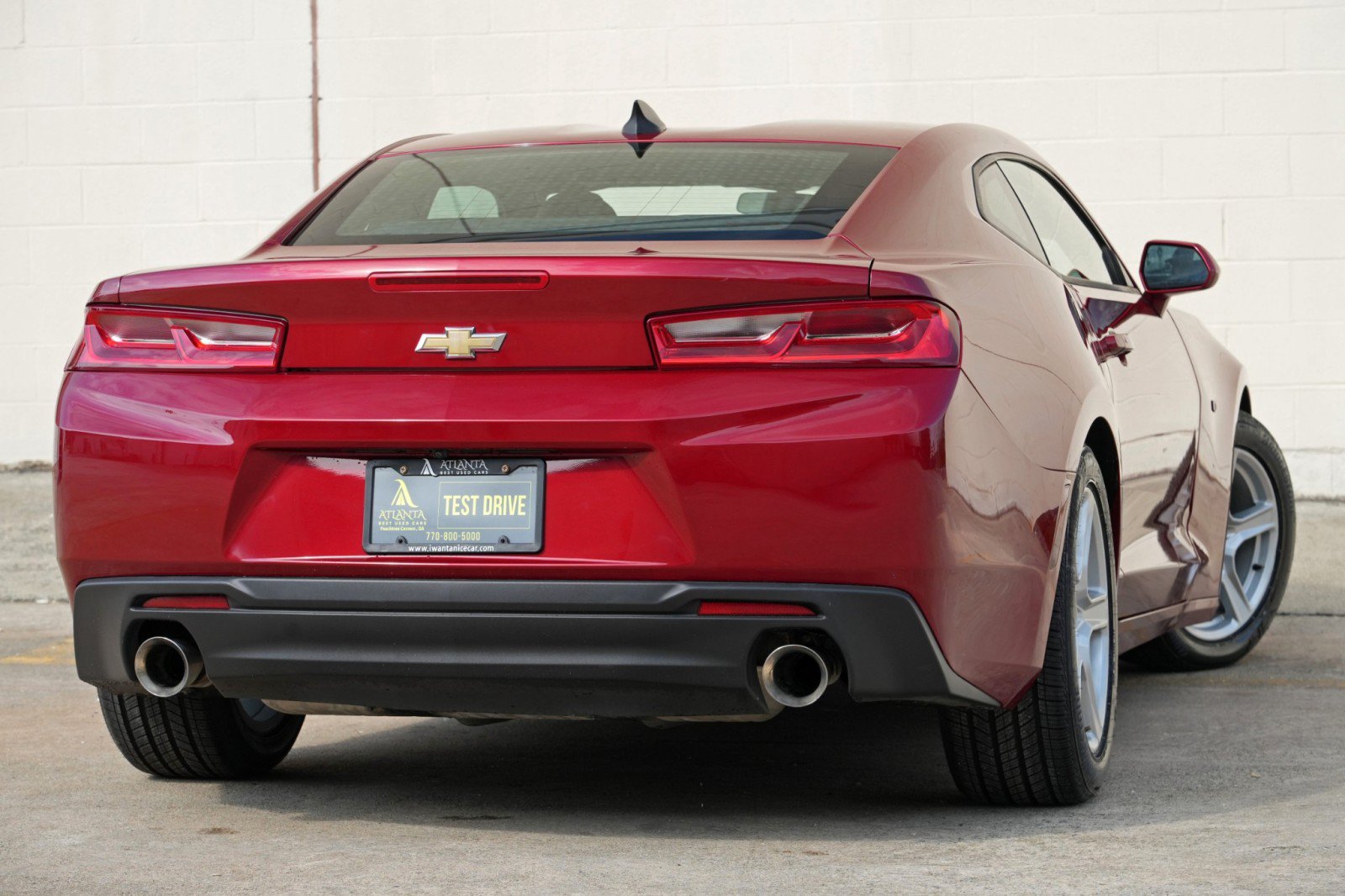 Used 2017 Chevrolet Camaro LT RWD image 4