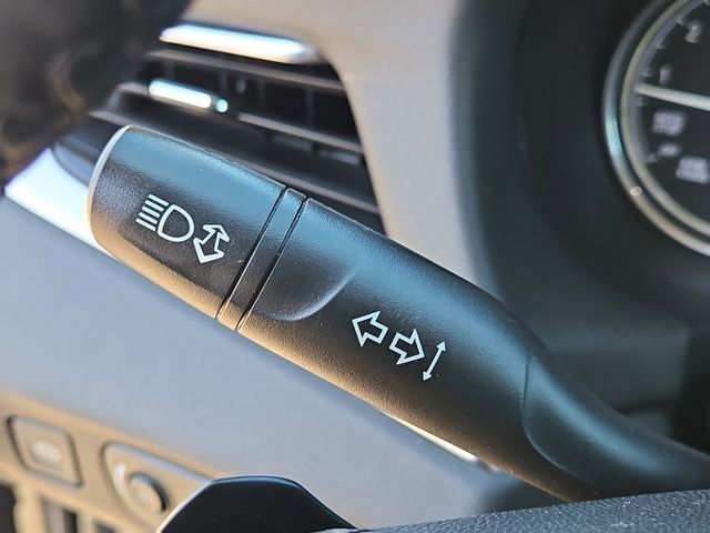 Used 2021 Buick Enclave Essence image 25