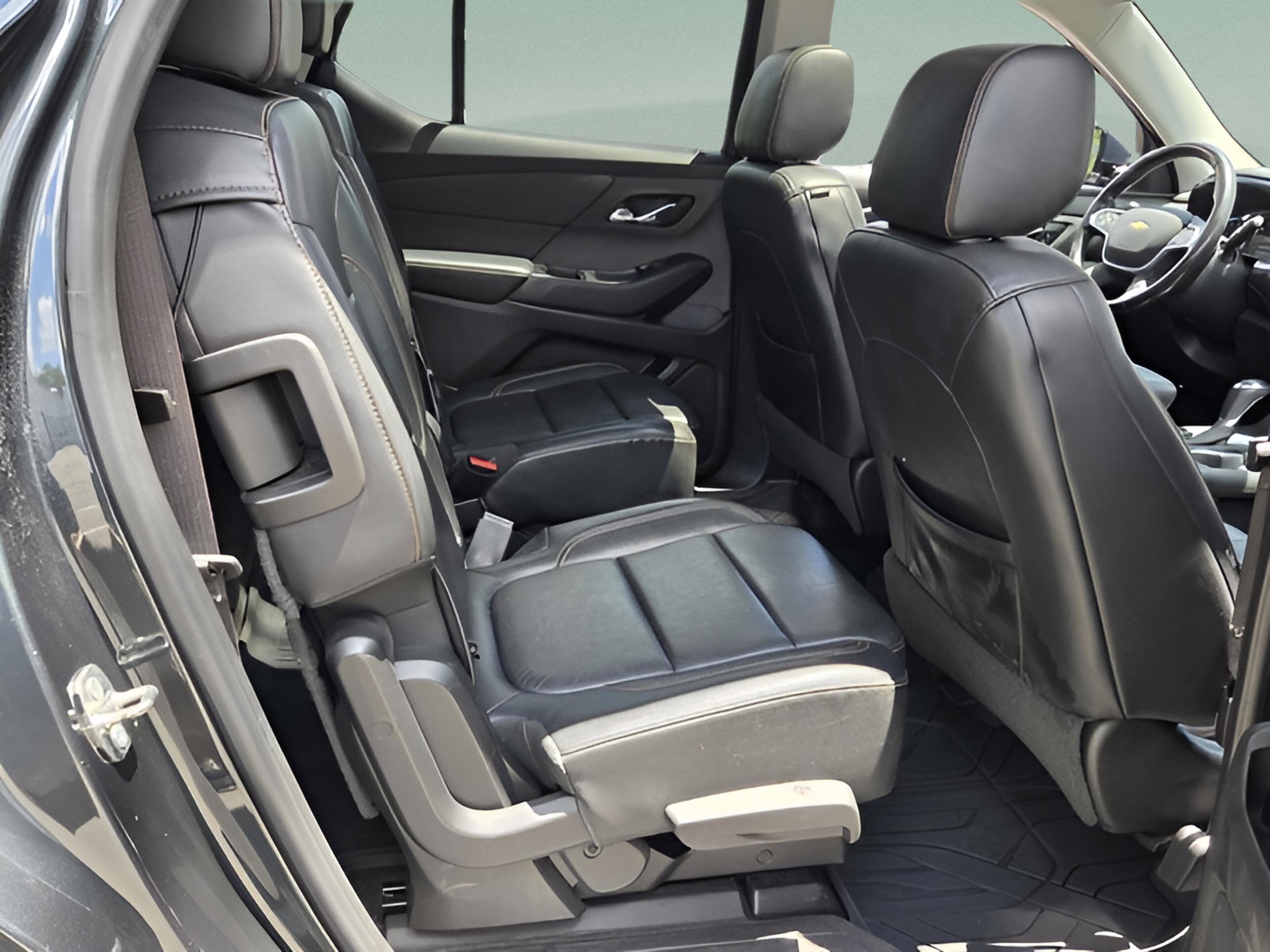 Used 2019 Chevrolet Traverse LT w/ LT Premium Package FWD image 17