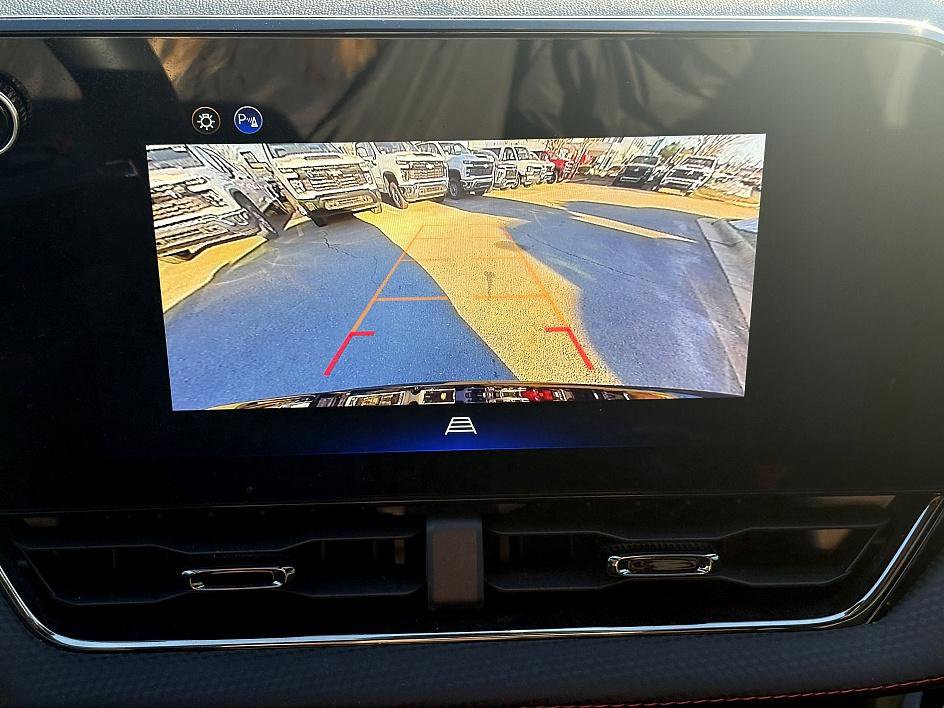 Used 2025 Chevrolet Equinox RS w/ Convenience Package III image 24