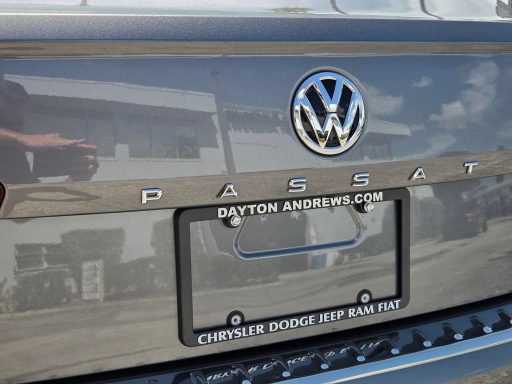 Used 2022 Volkswagen Passat 2.0T SE FWD image 9