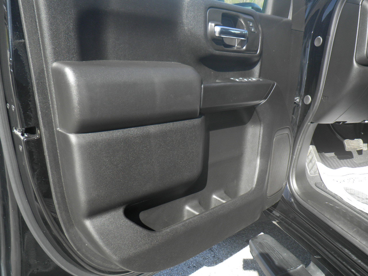 Used 2024 Chevrolet Silverado 2500 Custom w/ Custom Convenience Package image 18