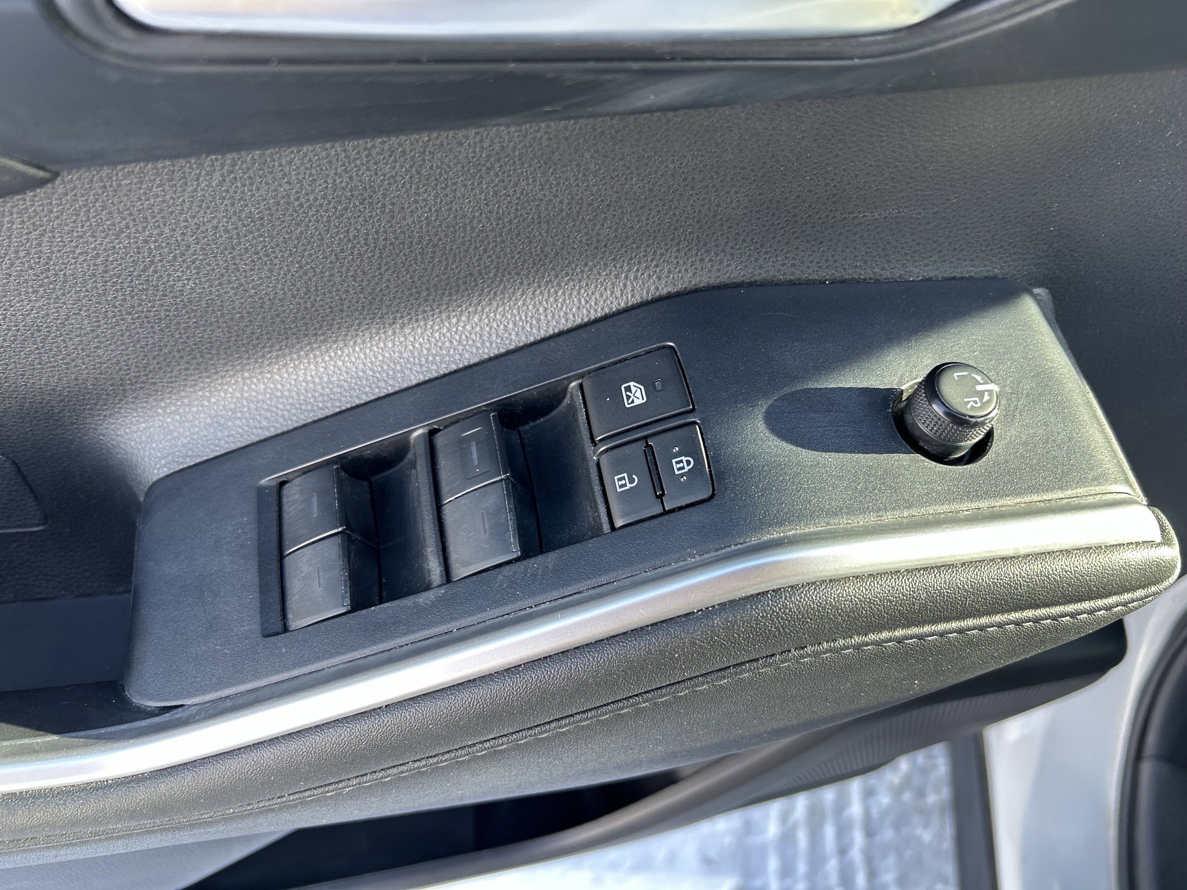 Certified 2023 Toyota Highlander XLE image 16