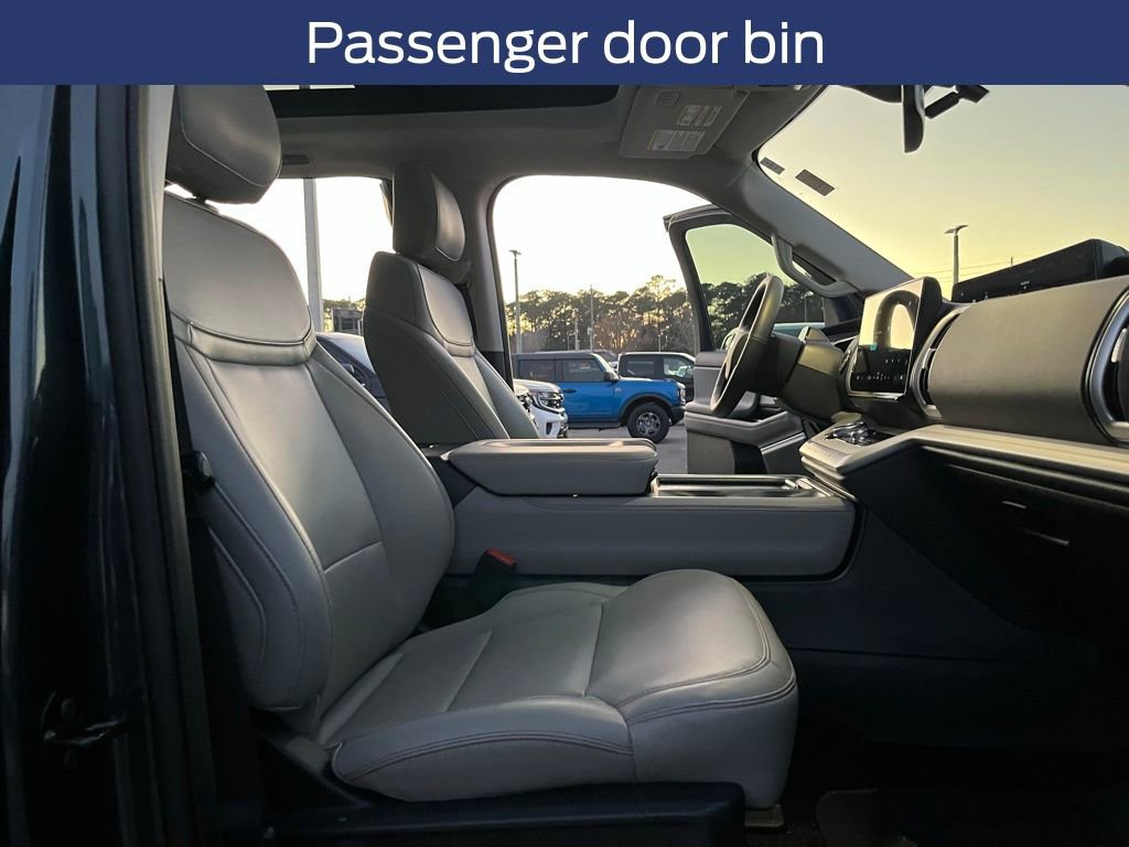 Used 2025 Ford Expedition Active image 12