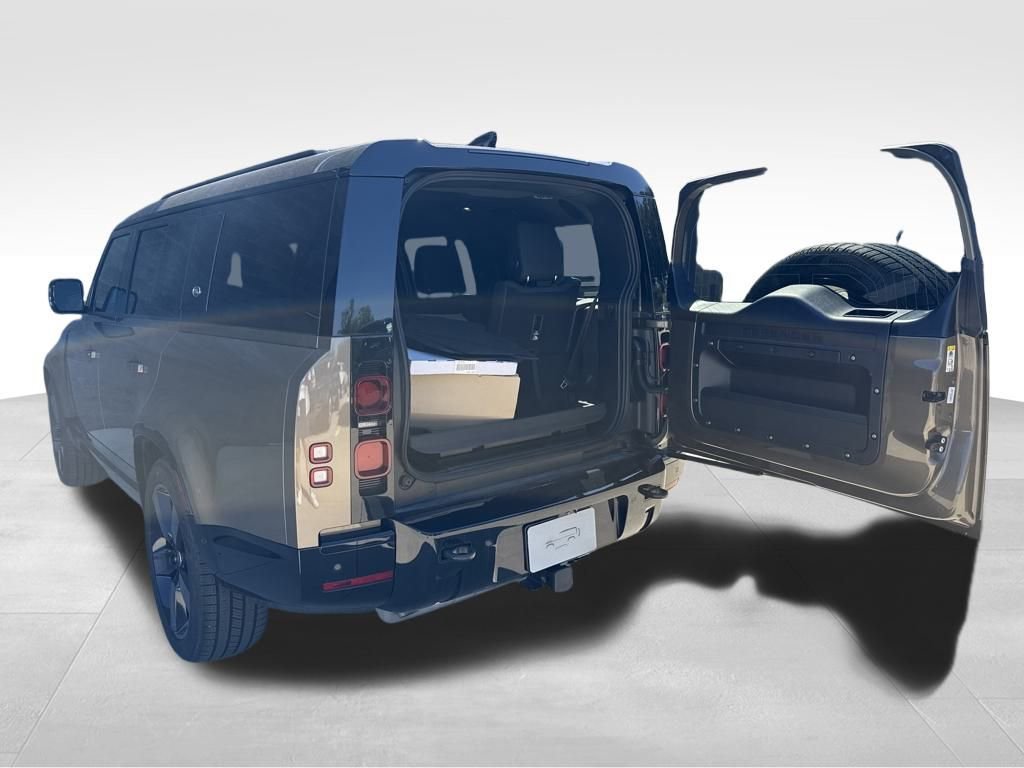 New 2024 Land Rover Defender 130 X-Dynamic SE image 23