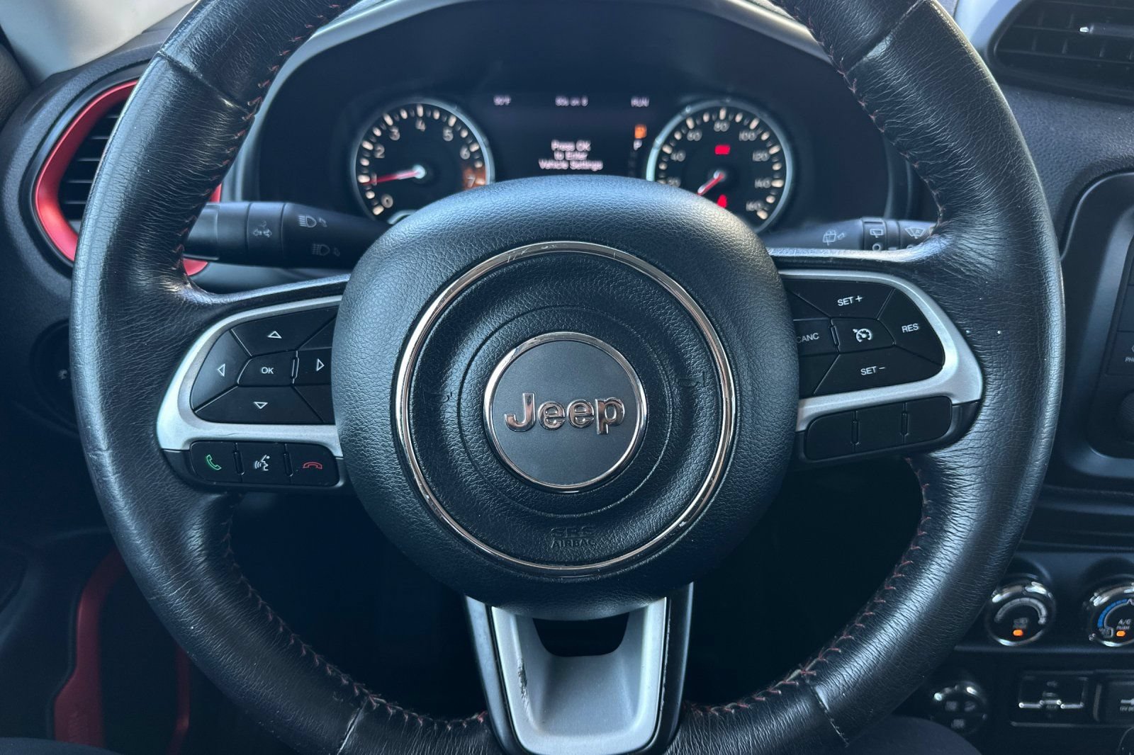 Used 2016 Jeep Renegade Trailhawk AWD/4WD image 23