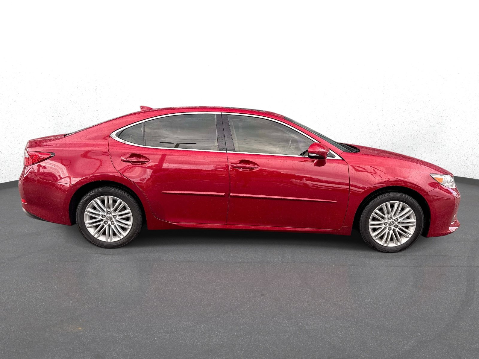 Used 2015 Lexus ES 350 w/ Luxury Package FWD image 2