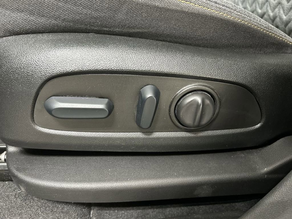 Used 2023 Chevrolet Equinox LT image 10