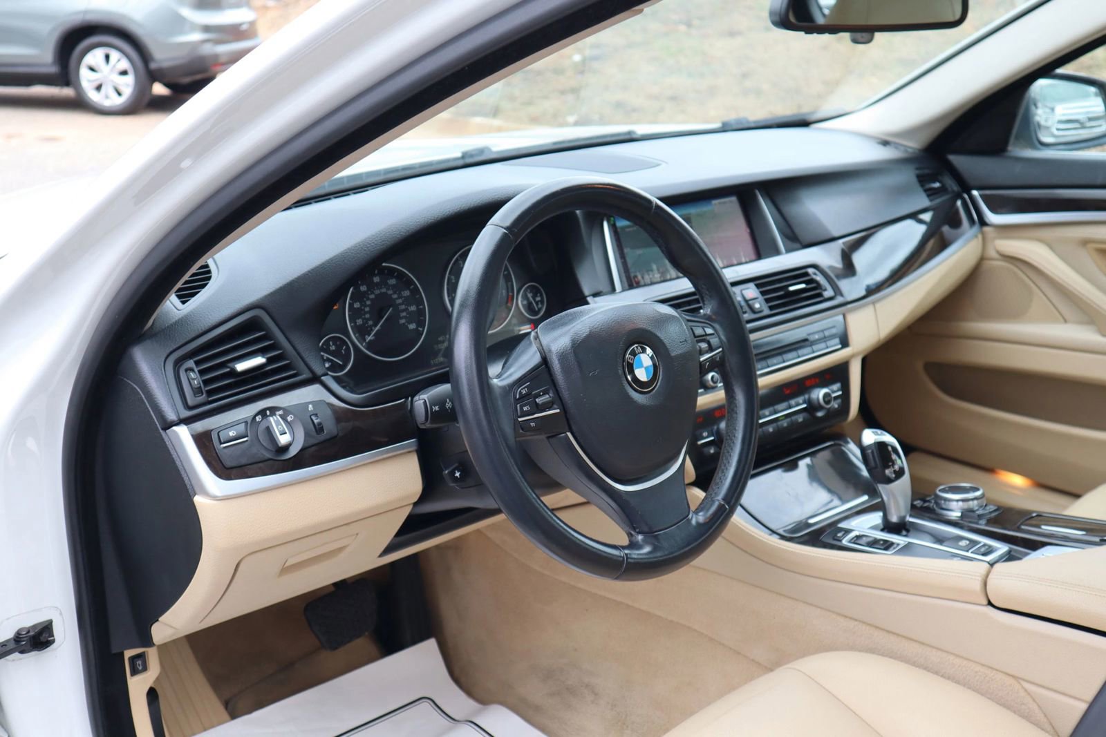 Used 2015 BMW 528i Sedan image 6