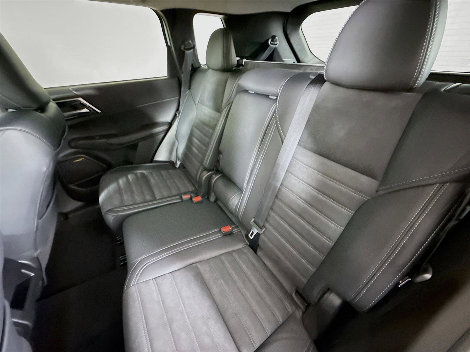 New 2026 Mitsubishi Outlander SE image 16