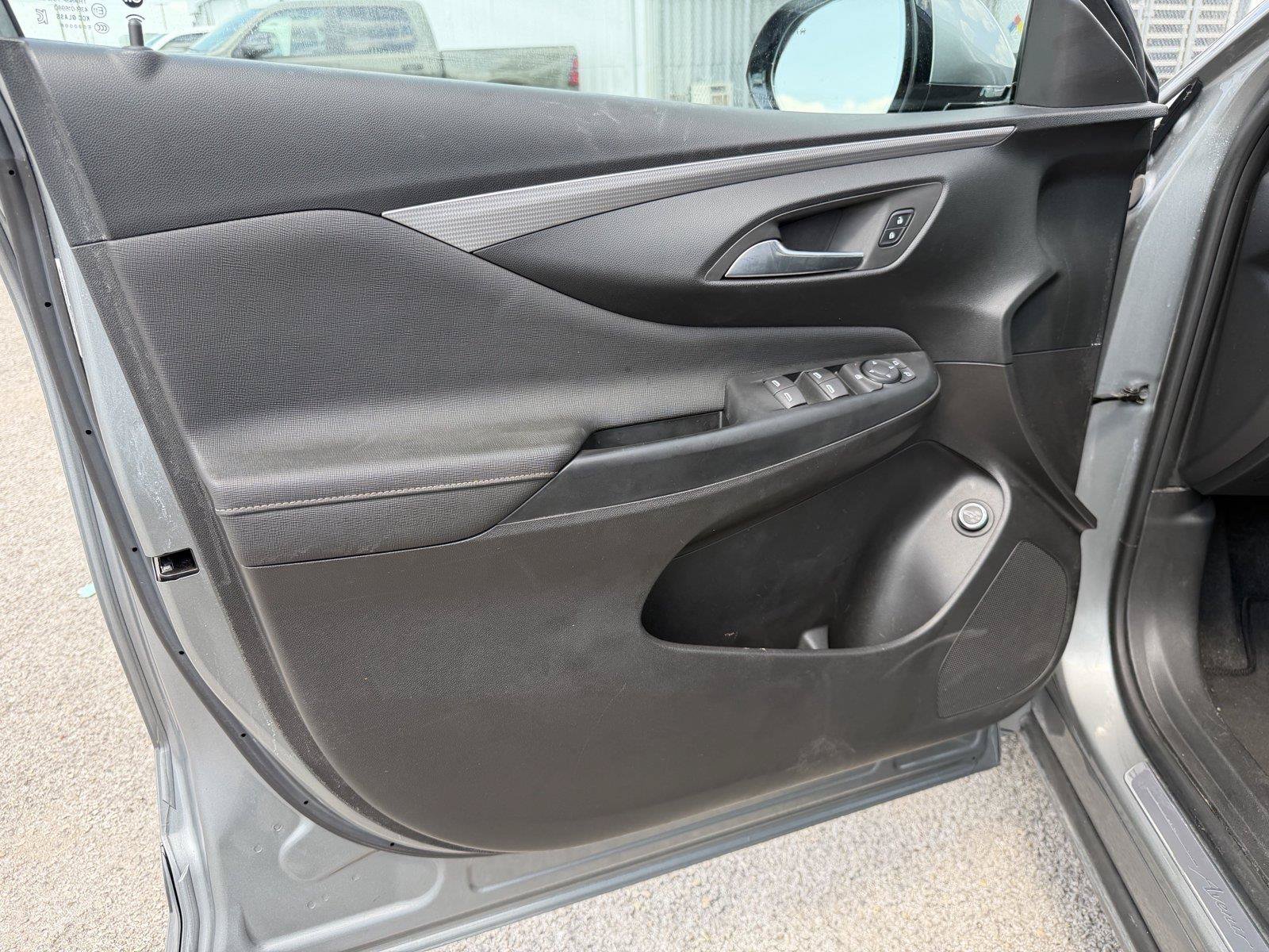 Used 2025 Buick Envista Avenir FWD image 12