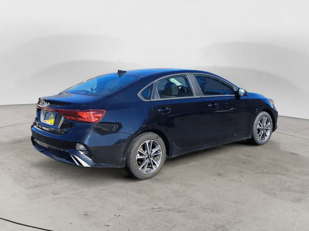 Used 2024 Kia Forte LXS image 3