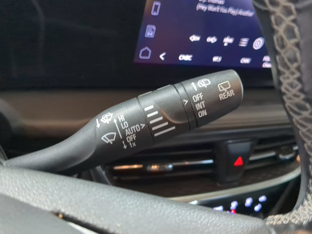 Used 2024 Buick Encore GX Avenir w/ Avenir Technology Package AWD/4WD image 31
