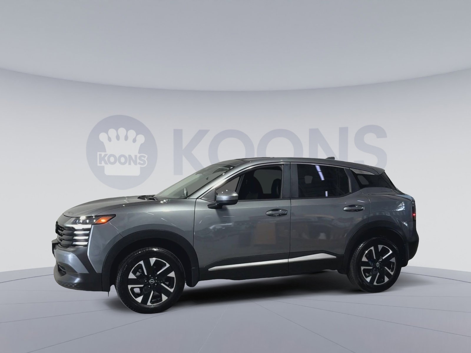 Used 2025 Nissan Kicks SV image 7