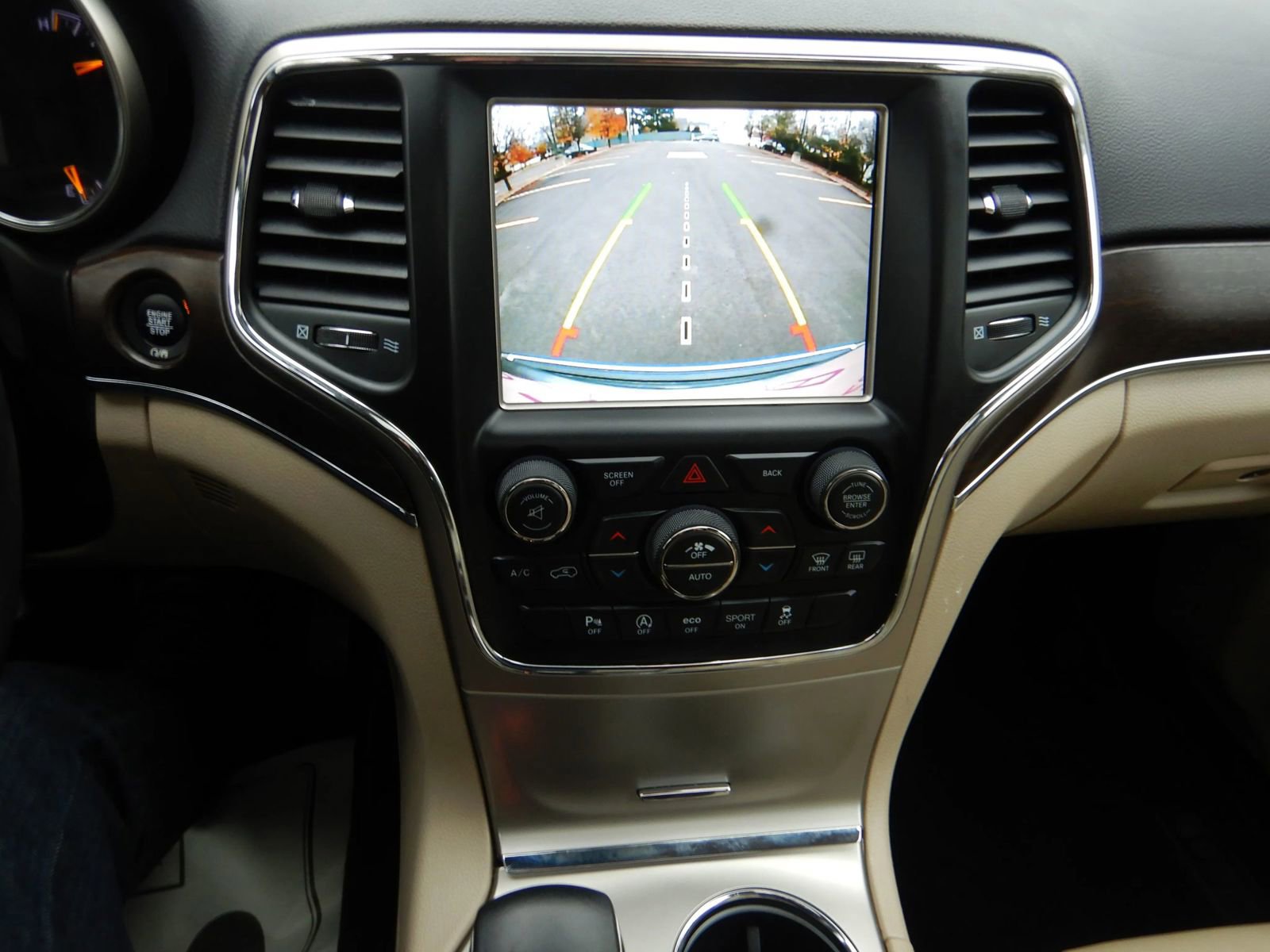 Used 2017 Jeep Grand Cherokee Limited AWD/4WD image 13