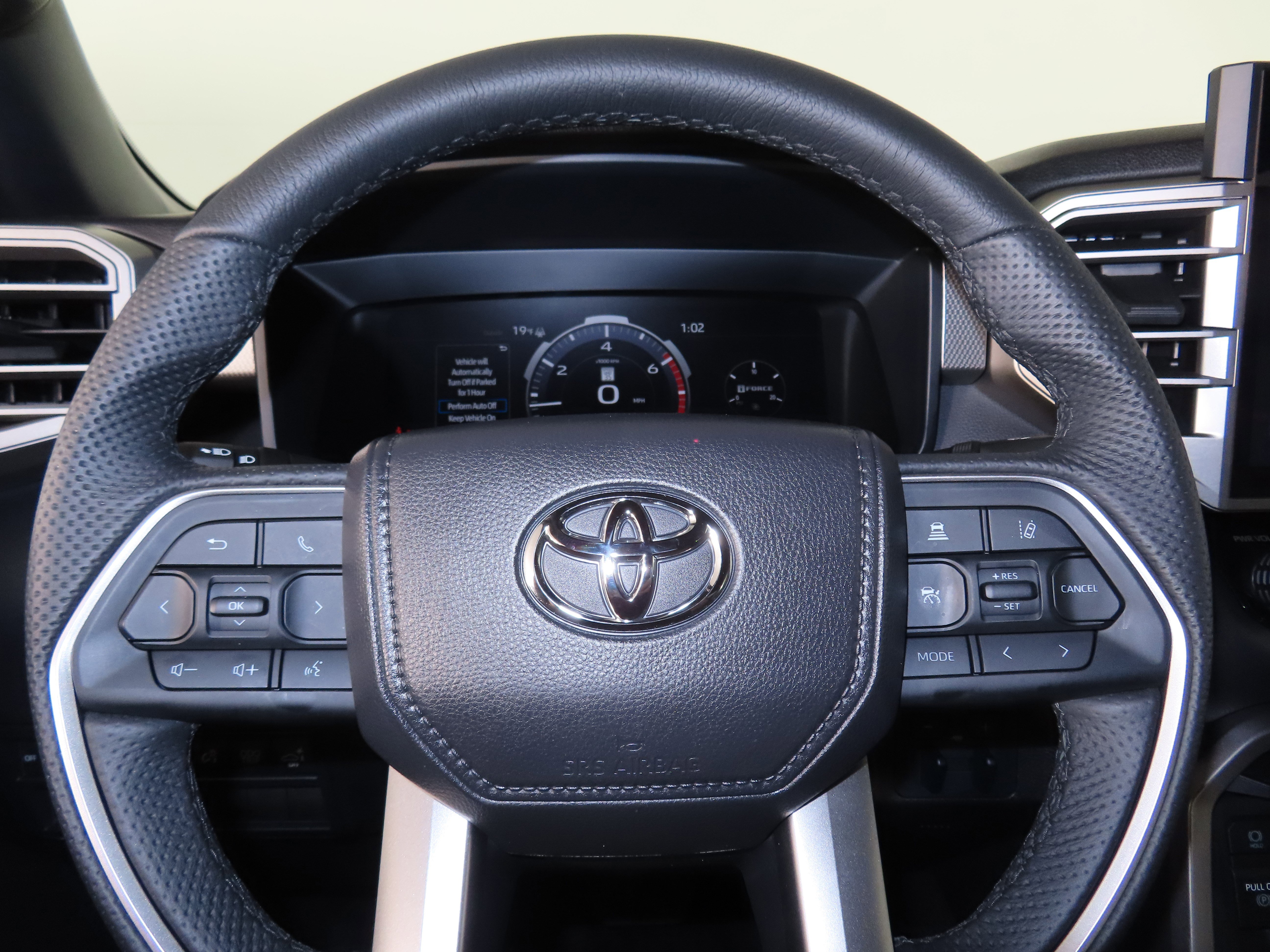 Used 2025 Toyota Tundra Limited AWD/4WD image 27