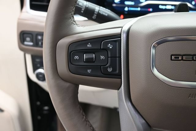 Used 2024 GMC Yukon Denali w/ Advanced Technology Package AWD/4WD image 12