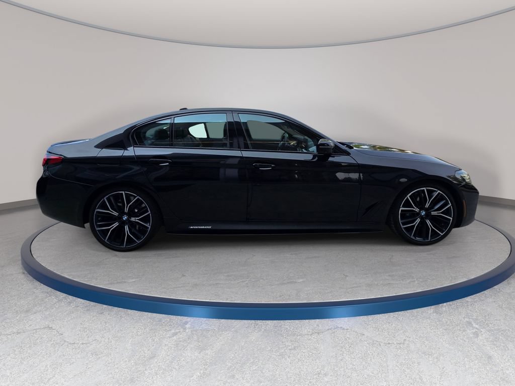 Used 2021 BMW M550i xDrive w/ Executive Package AWD/4WD image 5