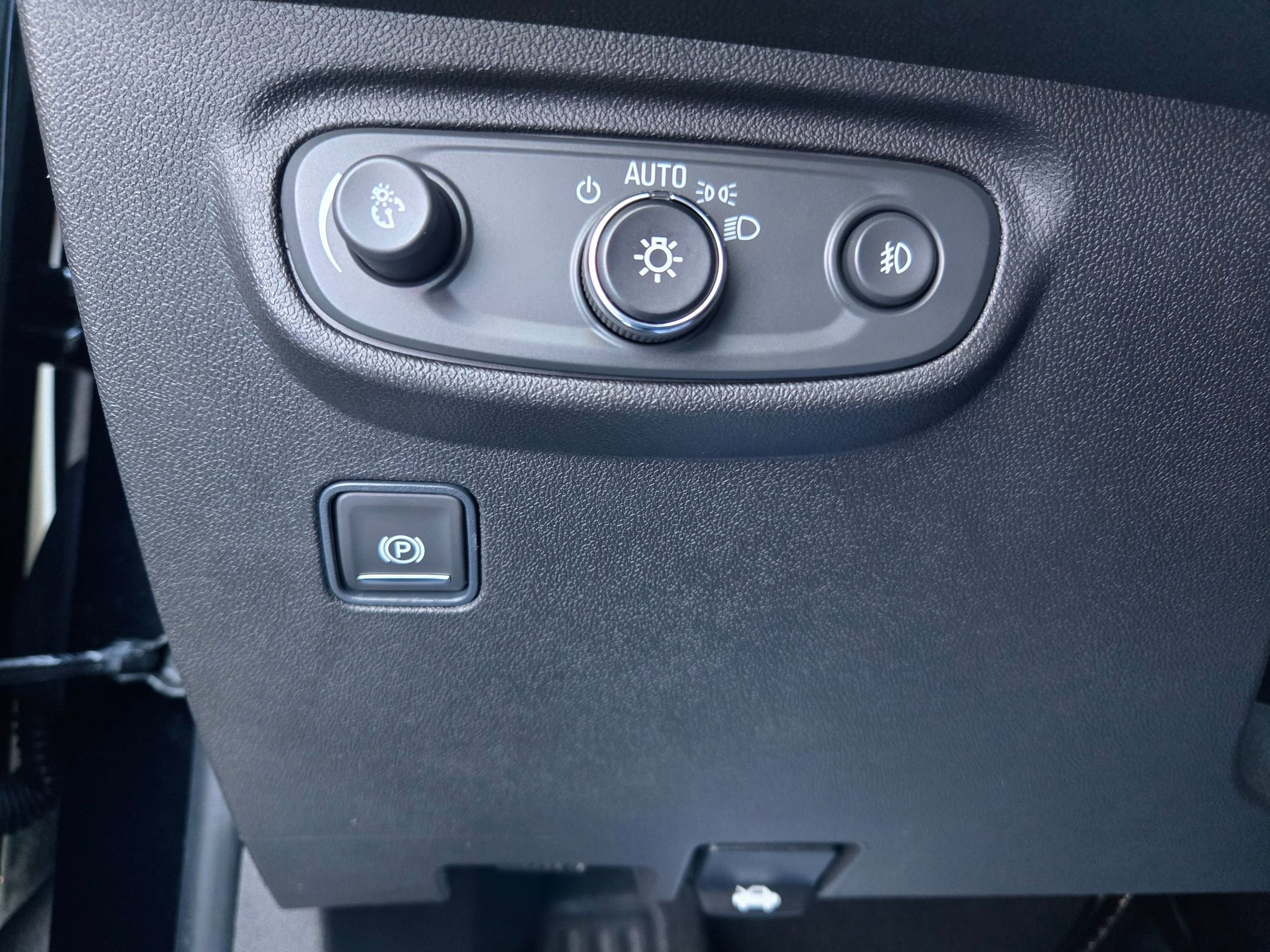 Used 2023 GMC Terrain SLT w/ LPO, Floor Liner Package image 23