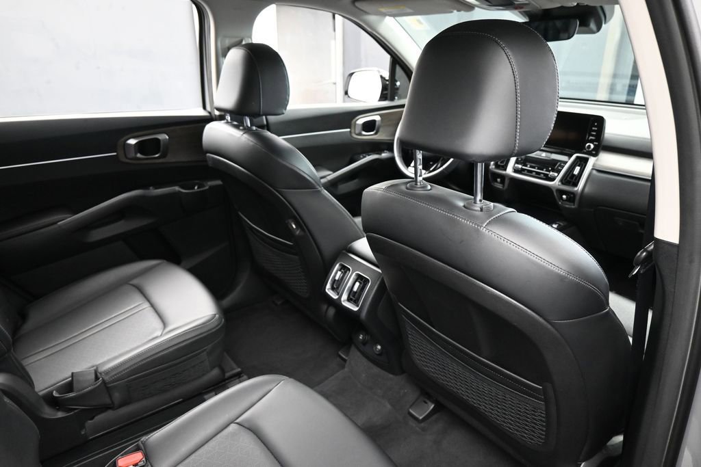Used 2023 Kia Sorento EX FWD image 44
