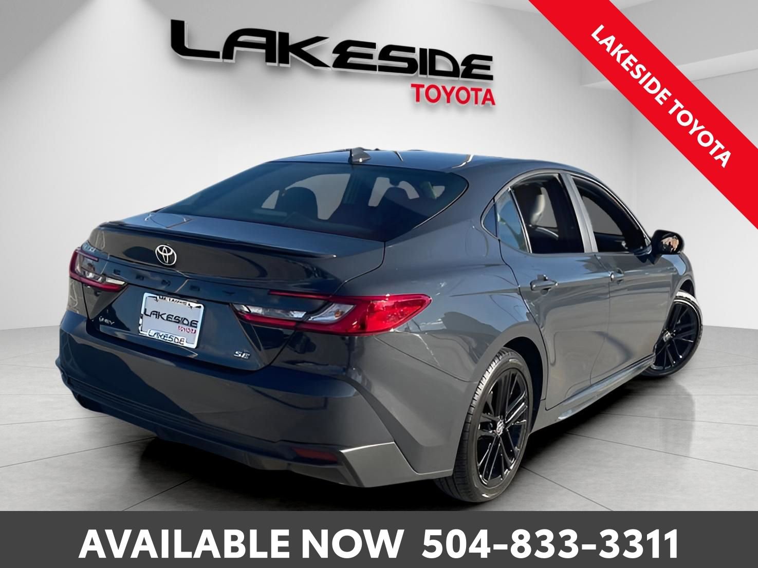Used 2025 Toyota Camry SE image 6