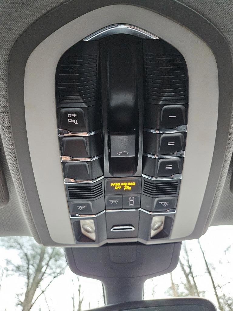 Used 2012 Porsche Panamera 4 image 51