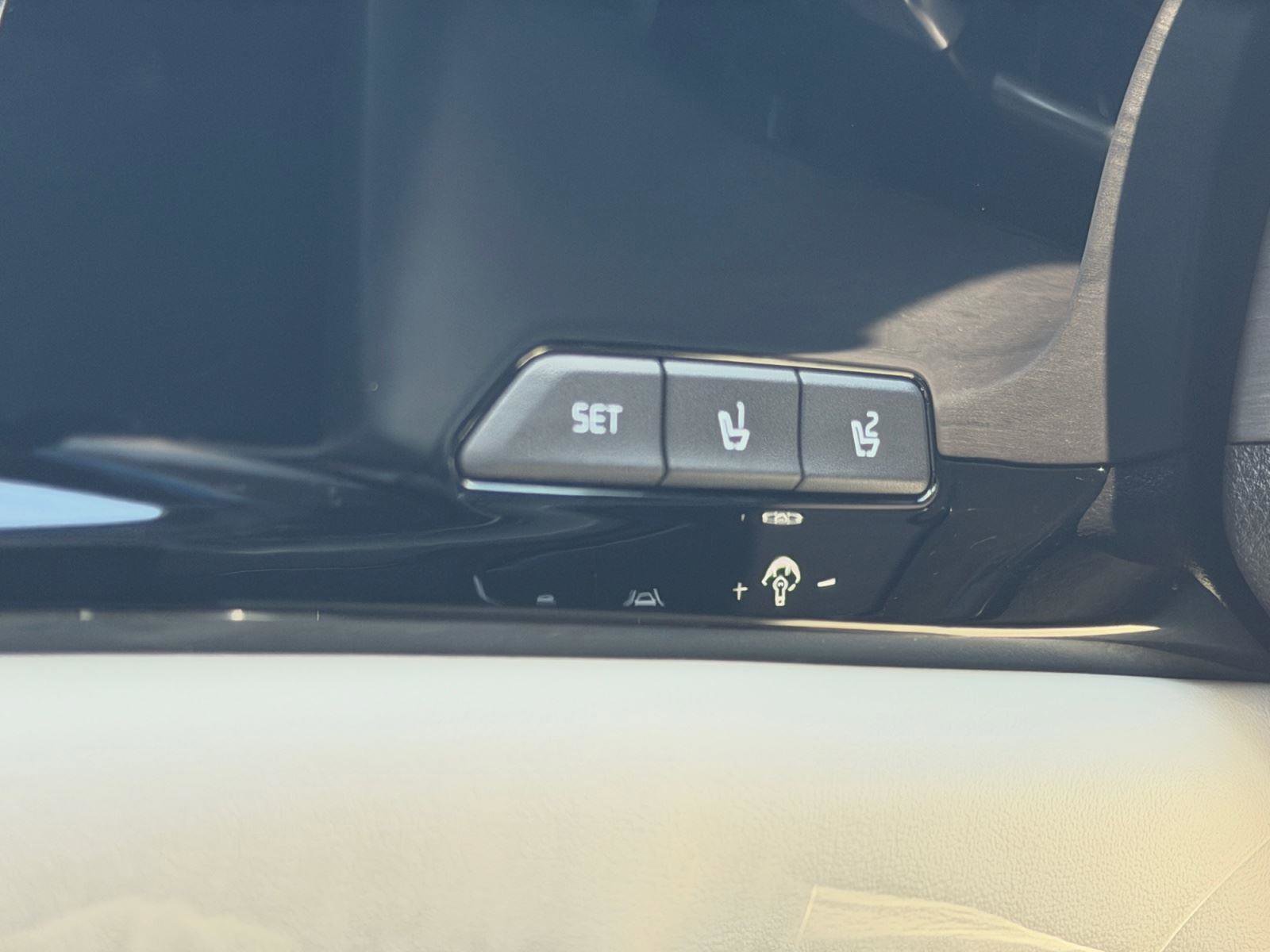 Used 2023 Kia Carnival SX FWD image 37