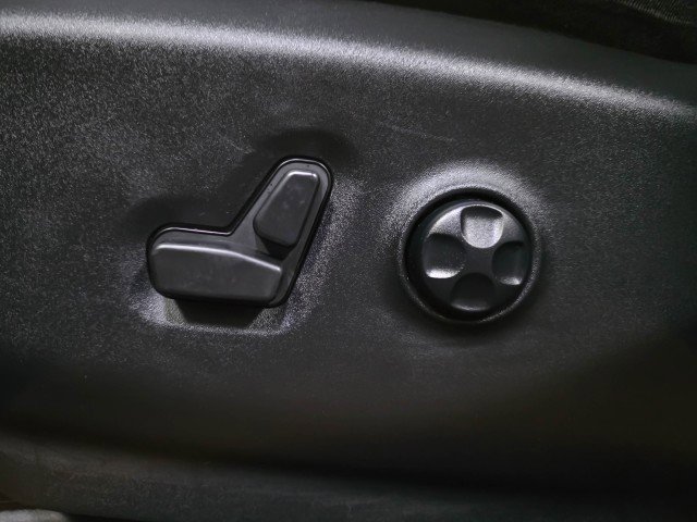 Used 2024 Chrysler Pacifica Limited image 31