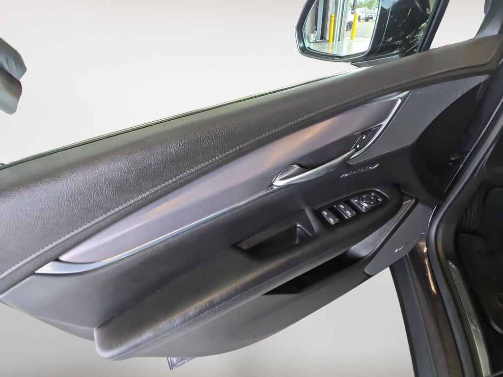 Used 2018 Cadillac XT5 Luxury w/ Driver Awareness Package AWD/4WD image 10