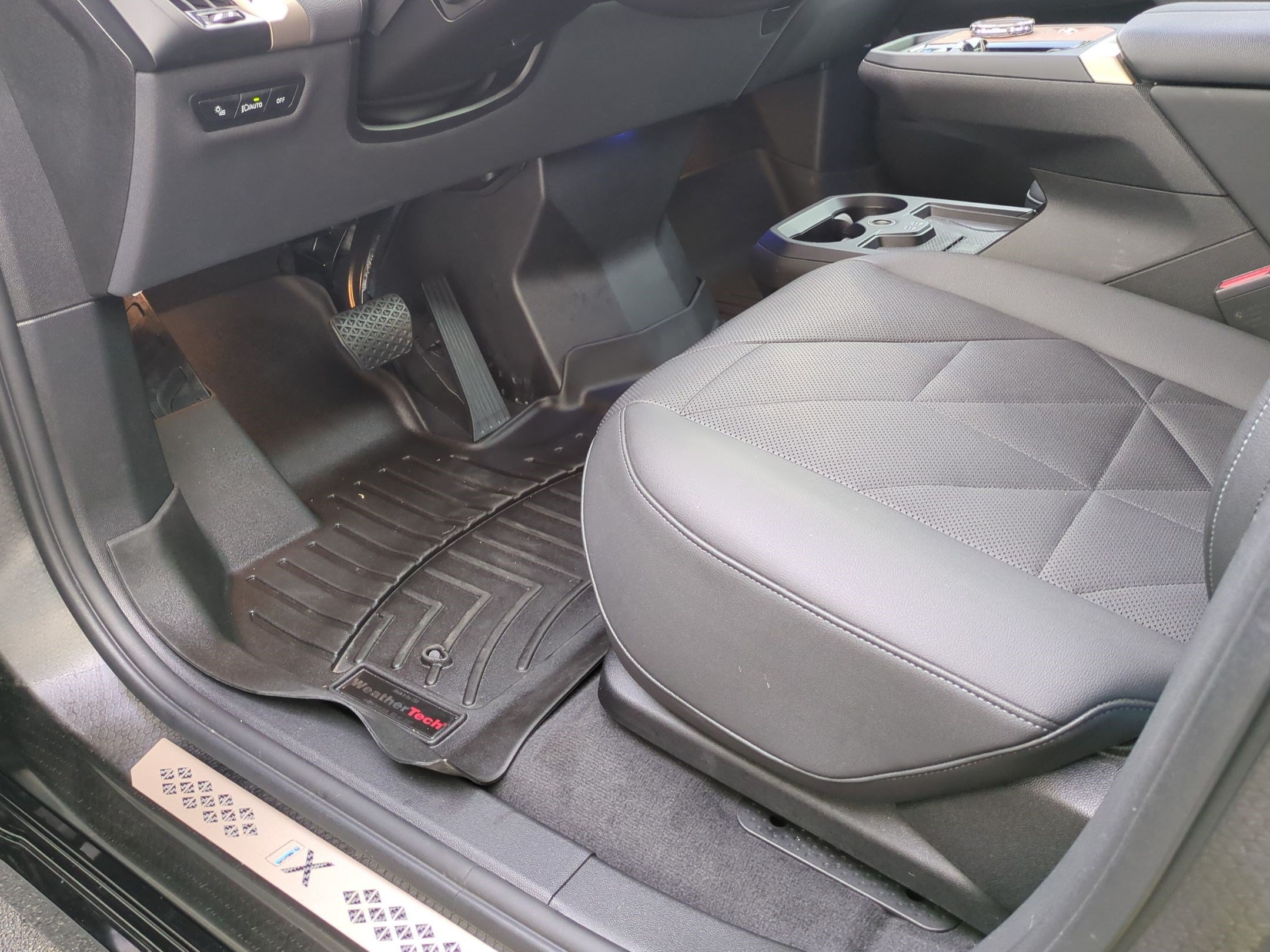 Certified 2024 BMW iX M60 AWD/4WD image 17