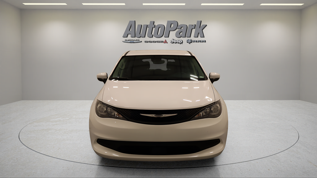 Certified 2023 Chrysler Voyager LX FWD image 4