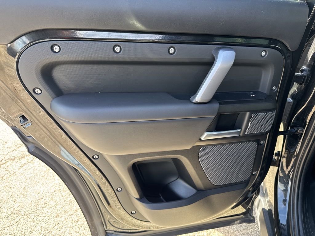 Used 2023 Land Rover Defender 110 V8 image 18