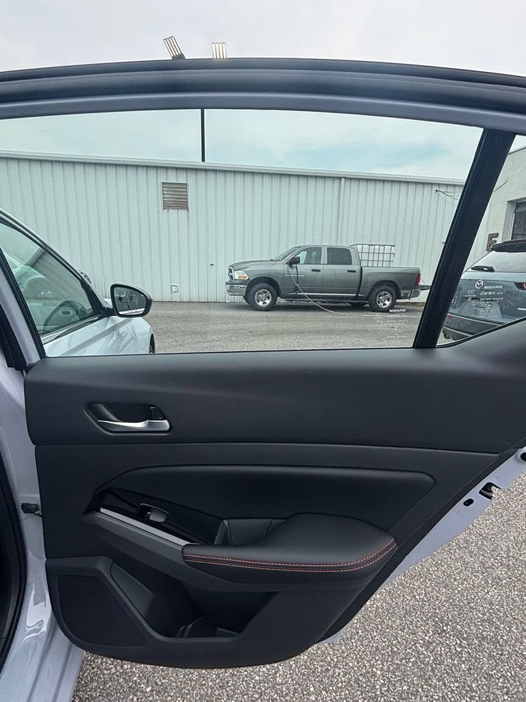 Used 2024 Nissan Altima 2.5 SR FWD image 21